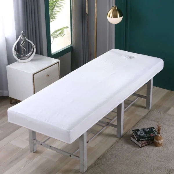 Ga/drap bọc đệm có lỗ cho giường spa là sản phẩm thiết yếu dành cho các spa, thẩm mỹ viện, và trung tâm phun xăm. Với thiết kế có lỗ tròn ở phần đầu, ga giúp khách hàng úp mặt thoải mái trong suốt quá trình trị liệu, đồng thời hỗ trợ thao tác kỹ thuật viên dễ dàng hơn. ✅ Vải thun lạnh co giãn, mềm mịn, thoáng khí, không bí nóng khi nằm lâu. ✅ Bo chun toàn bộ viền, ôm sát mặt đệm – hạn chế xô lệch, giữ cho ga luôn gọn gàng. ✅ Lỗ úp mặt thiết kế chuẩn kích thước, may viền chắc chắn, không bai dão sau nhiều lần giặt. ✅ Phù hợp cho giường spa, giường massage, giường phun xăm. ✅ Dễ giặt, nhanh khô, sử dụng lâu dài và tiết kiệm chi phí. Tăng Tính Chuyên Nghiệp Cho Spa Với Ga Drap Có Lỗ Thẩm Mỹ ga thun bọc đệm có lỗ