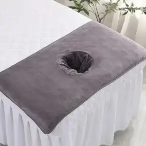 khan trải gối spa có lỗ