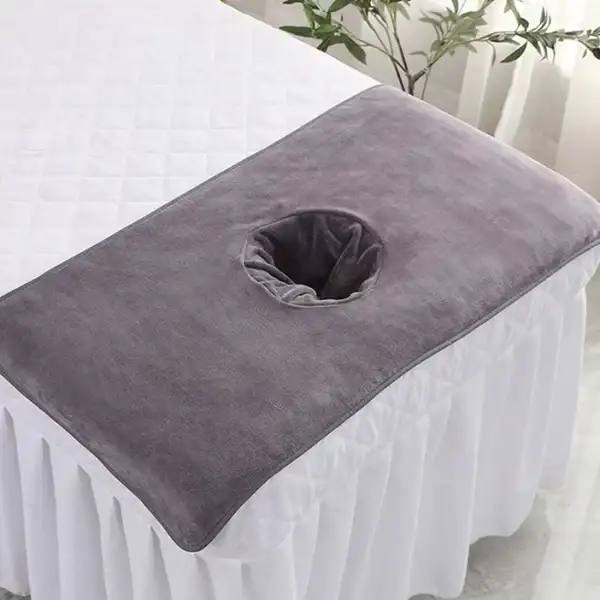 khan trải gối spa có lỗ